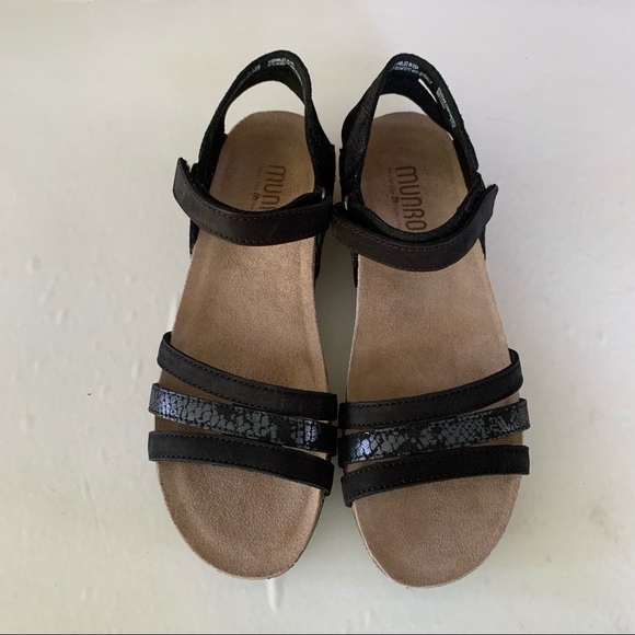 Munro Women’s Summer Black Leather Low Heel Sandals Shoes US 7.5 SS Narrow Width - Picture 3 of 10